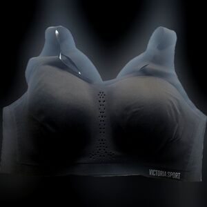 NWT Victoria's Secret Sport 38D